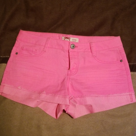 Lei shorts - Picture 1 of 3